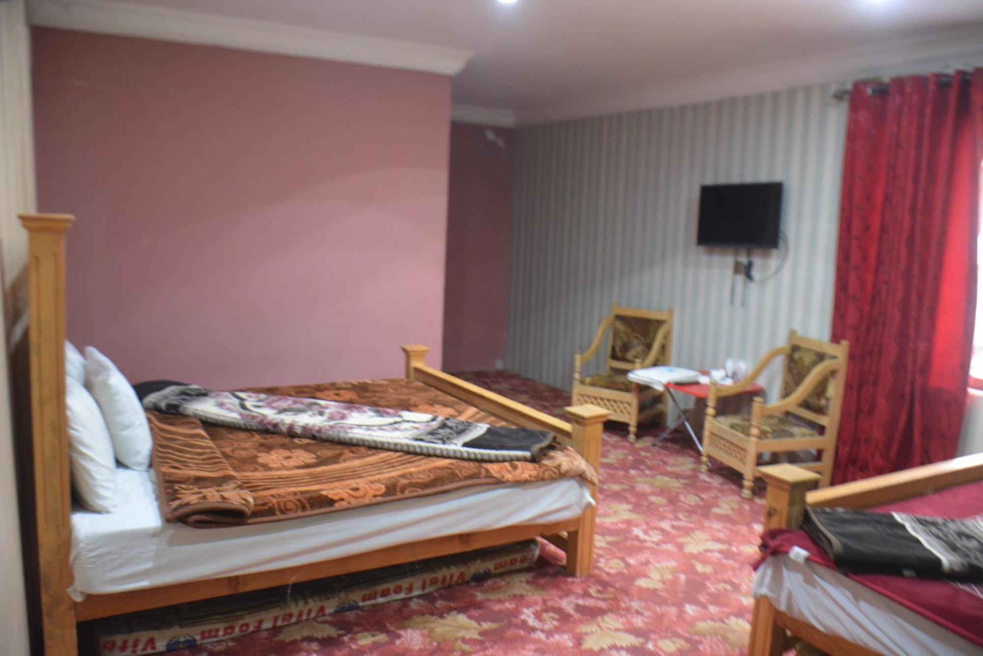 Hotel Pine Hills, Наран Екстер'єр фото